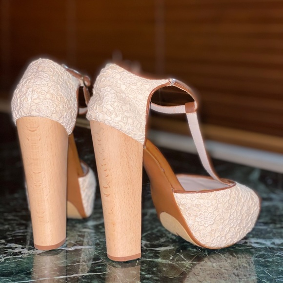 Heels - Picture 2 of 3